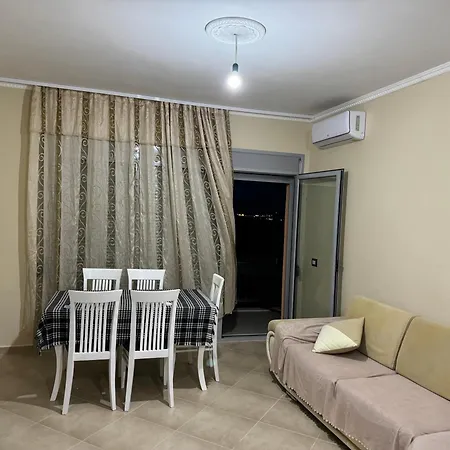 Holiday Apartments דירה Vlorë